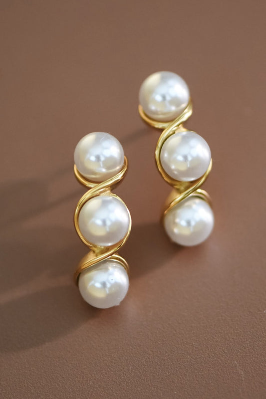 CHANA PEARL STUD EARRINGS