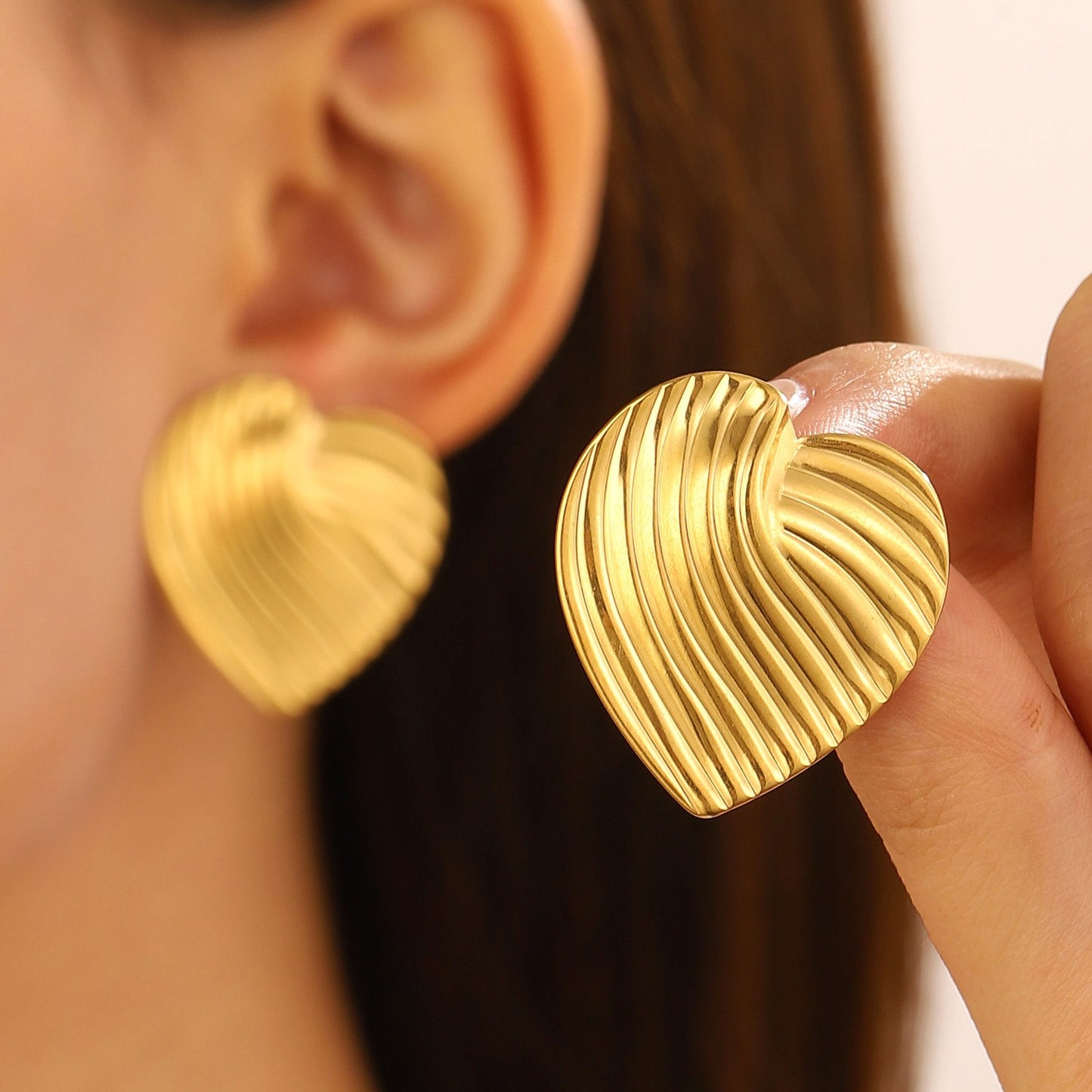 CHRISTY HEART STUD EARRINGS